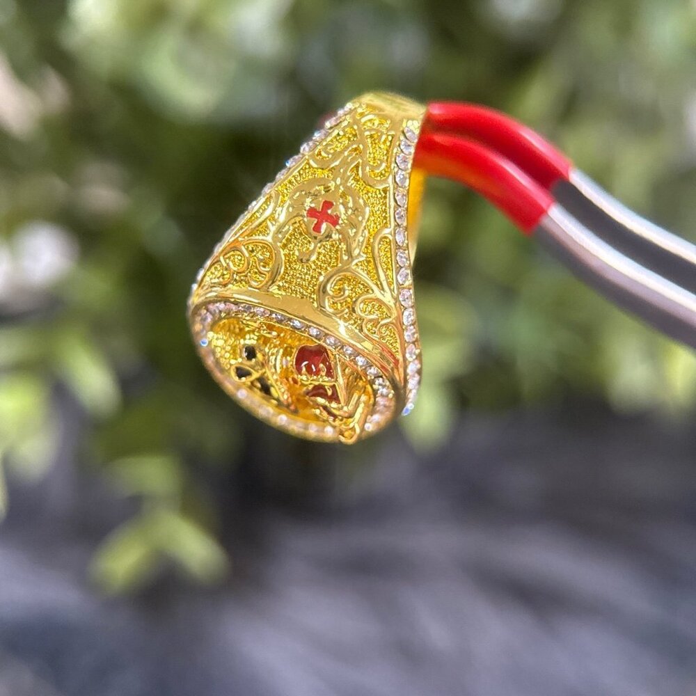 Golden Ring With Small Rhinestones - Picture 4 of 6